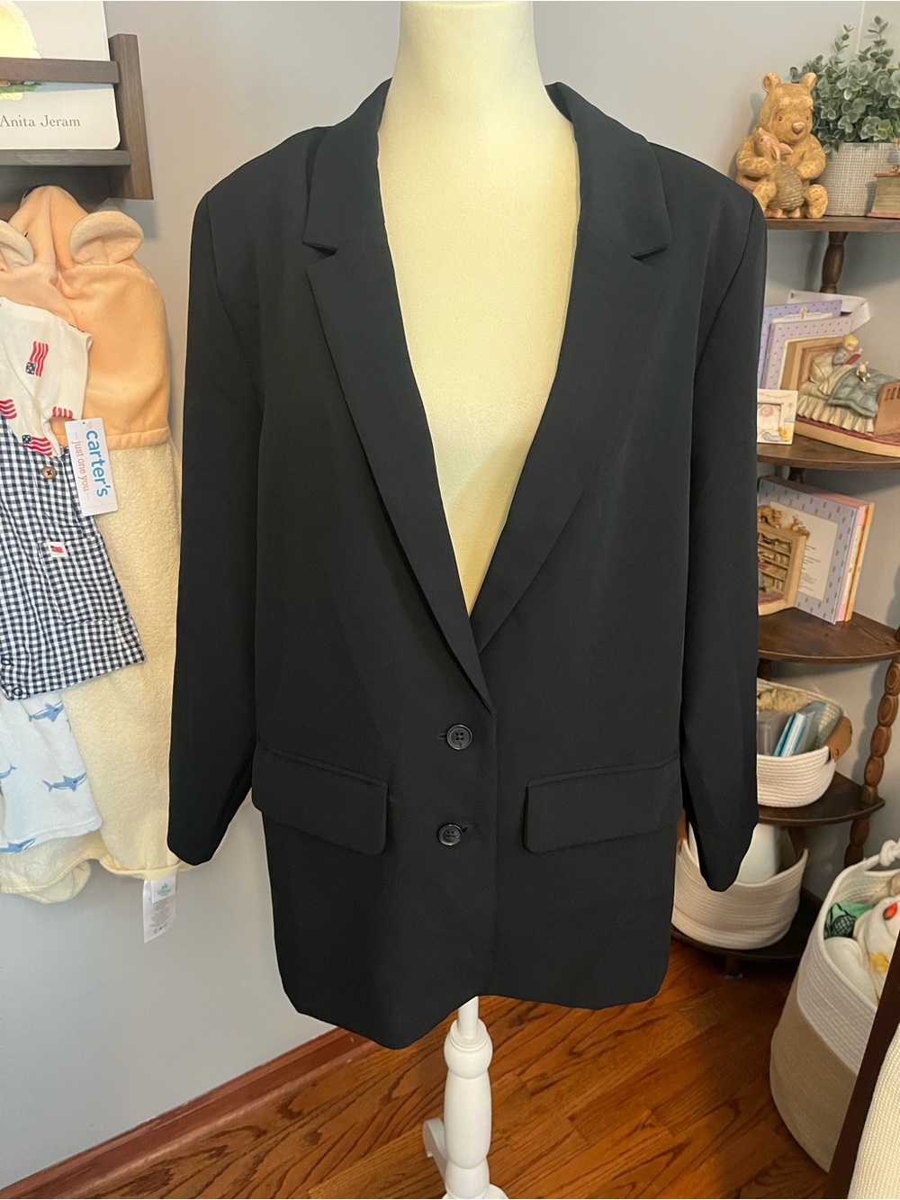 Old Navy black blazer with button closure and pockets. Size: XL #blazer
